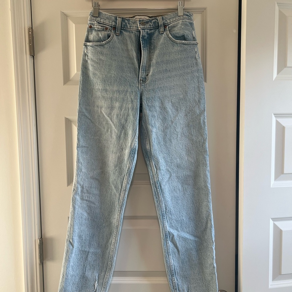 Abercrombie & Fitch Women's Light Blue Straight Leg Jeans